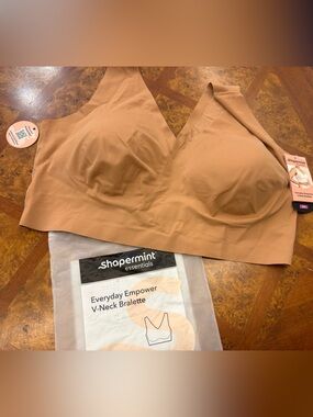 Shapermint Everyday Empower V-Neck Bralette - Nude Tan